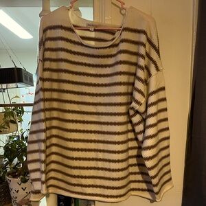 Light sweater - NWOT Shop Stevie
